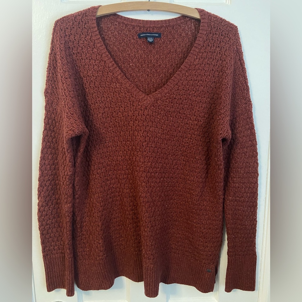American Eagle Rusty Red V-neck Sweater | Size Medium